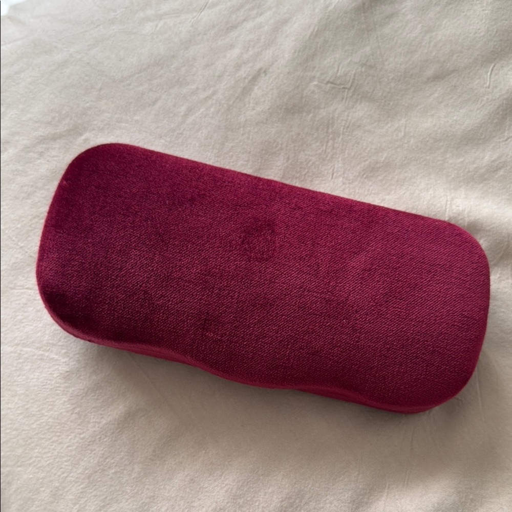 Gucci Elegant Burgundy Eyeglass Case